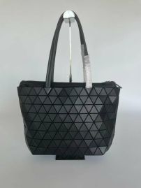 Picture of Issey Miyake Lady Handbags _SKUfw156182253fw